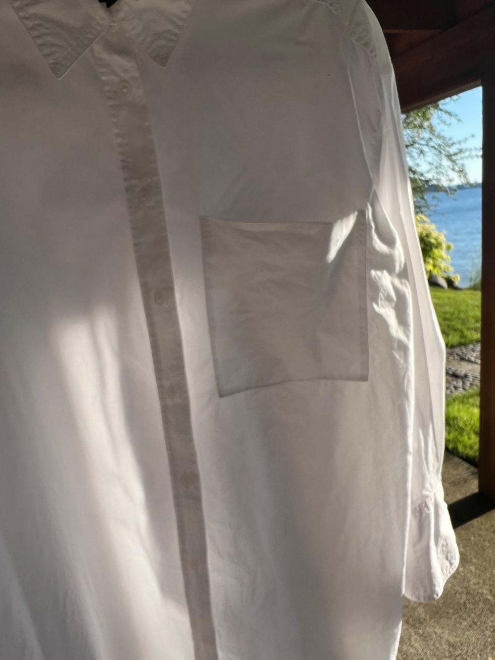 Banana Republic Women's white poplin button-down shirt relaxed and oversized (M) - Picture 8 of 9